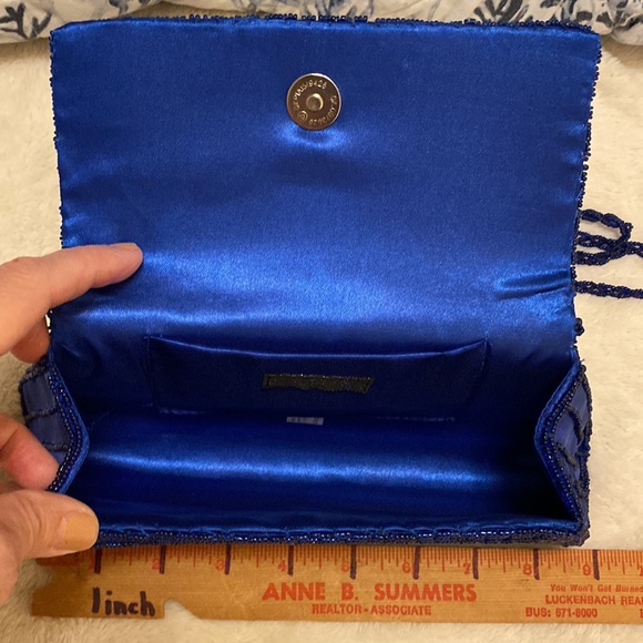 Beautiful, colorful decorative beaded purse, long strap very nice condition - Picture 11 of 14